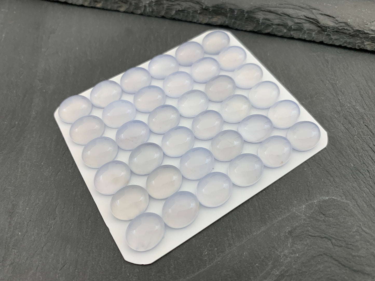 Blue Chalcedony oval 10x12mm cabochon - Calibrated cabochons