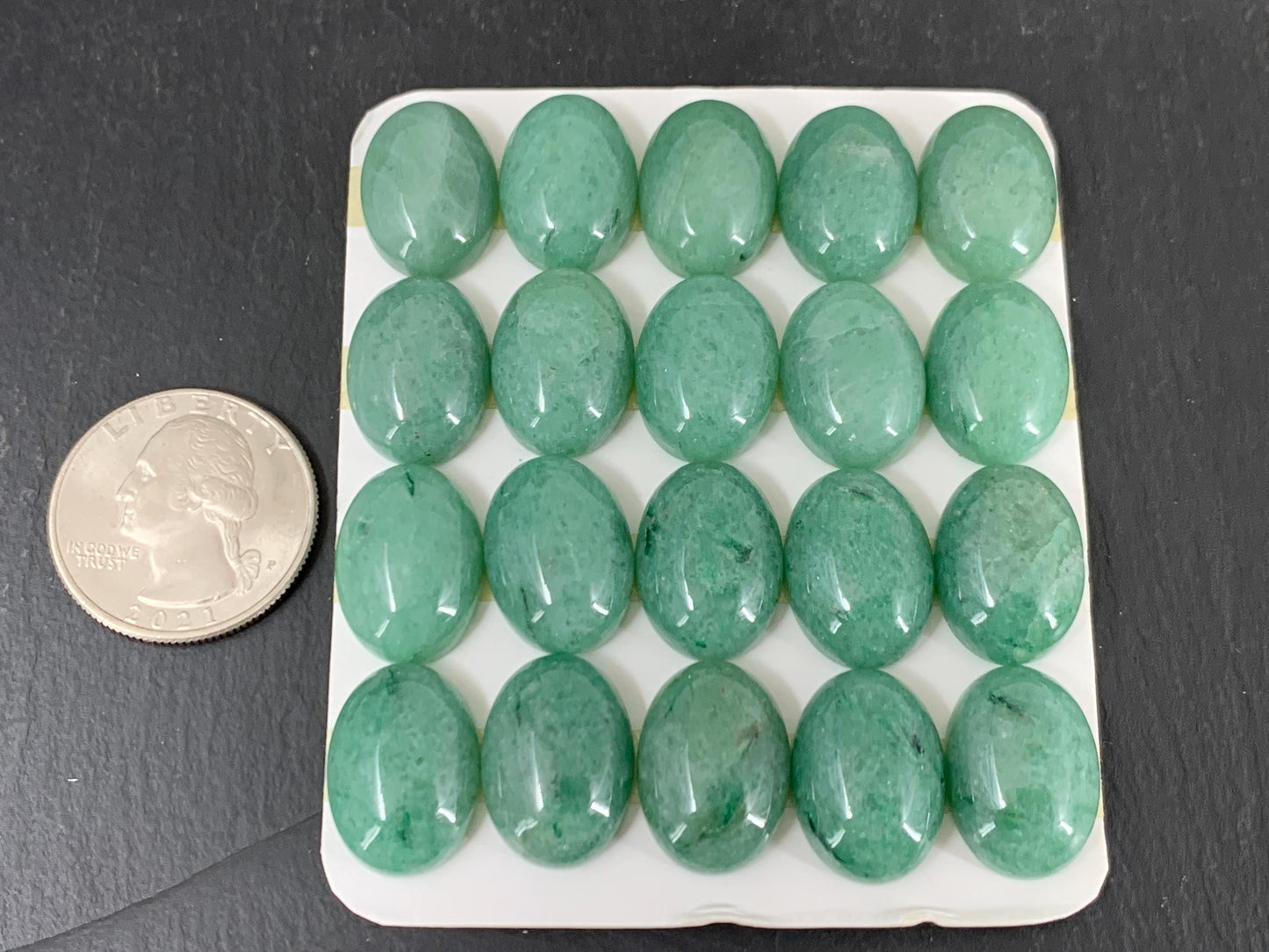 Green Aventurine oval 13x18mm cabochon - Calibrated cabochons