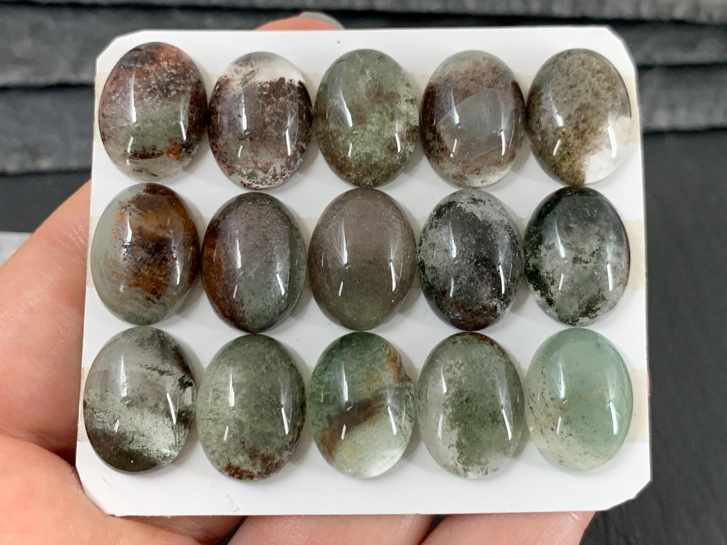 Green Phantom Crystal oval 12x16mm cabochon - Calibrated cabochon