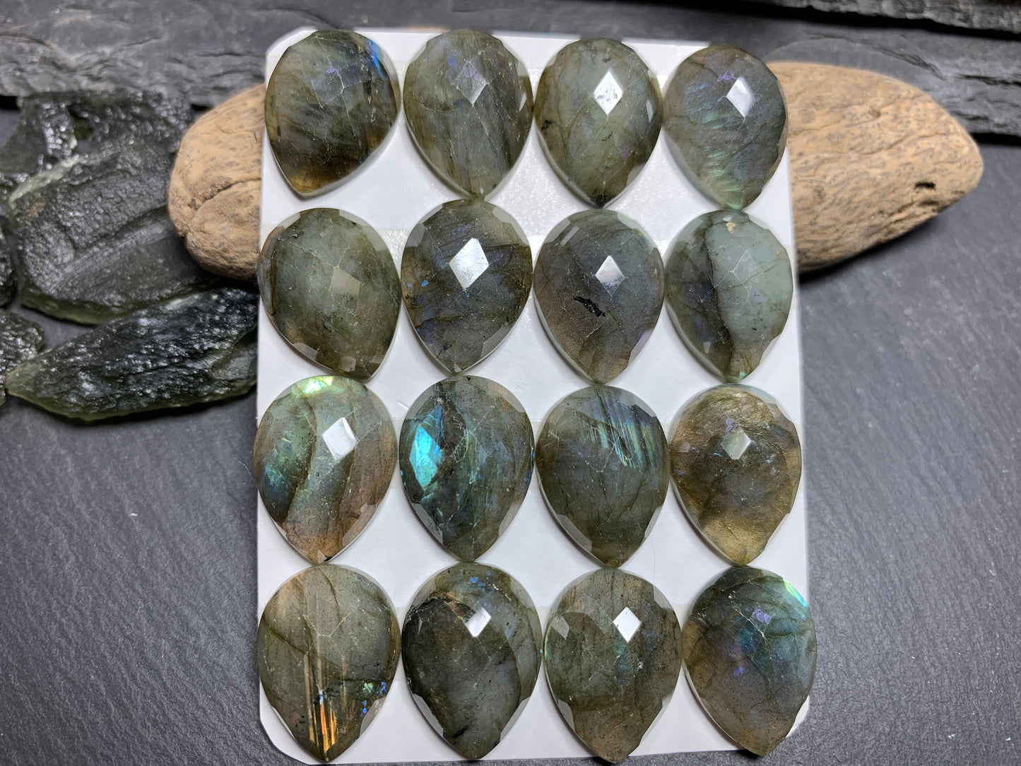 Faceted Labradorite pear 15x20mm cabochon - Calibrated Cabochons