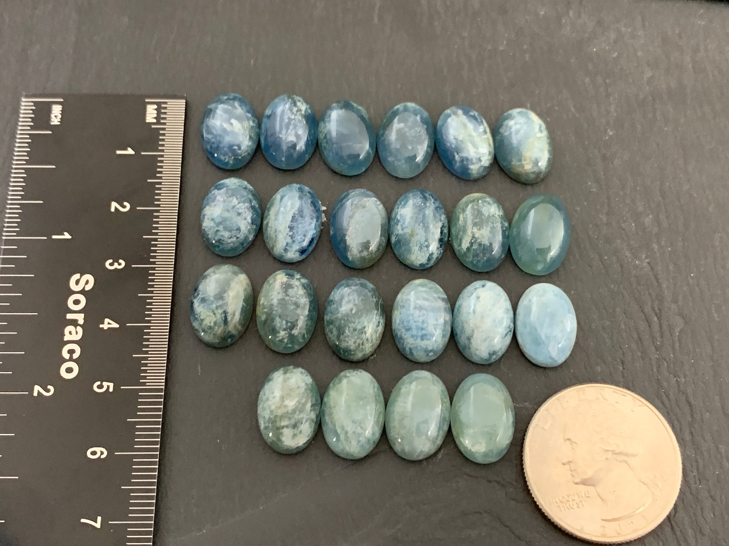 Aquamarine oval 10x14mm cabochon - Calibrated cabochons