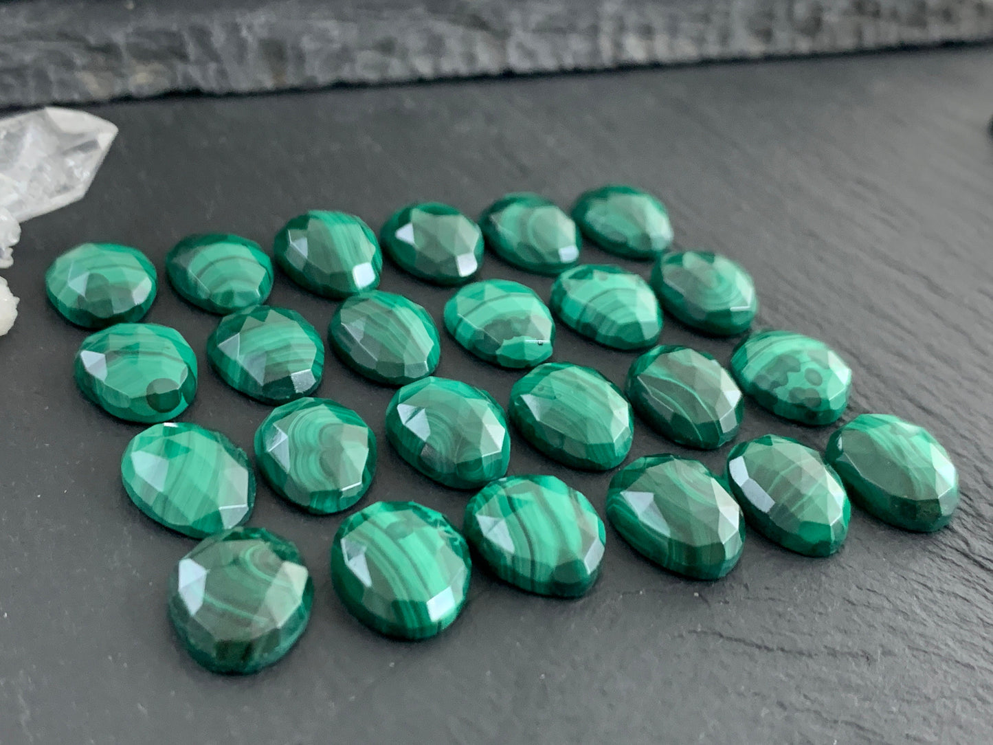 Faceted Malachite 10x14mm cabochon - Calibrated cabochons
