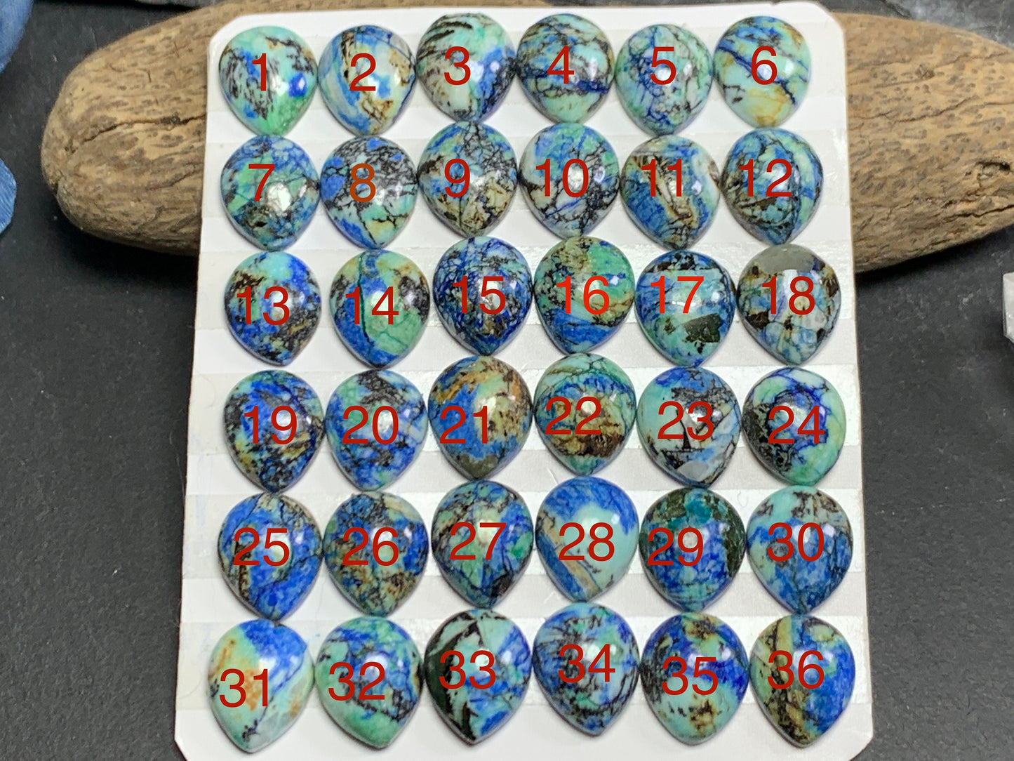 Azurite pear 10x12mm cabochon from Peru - Calibrated cabochons