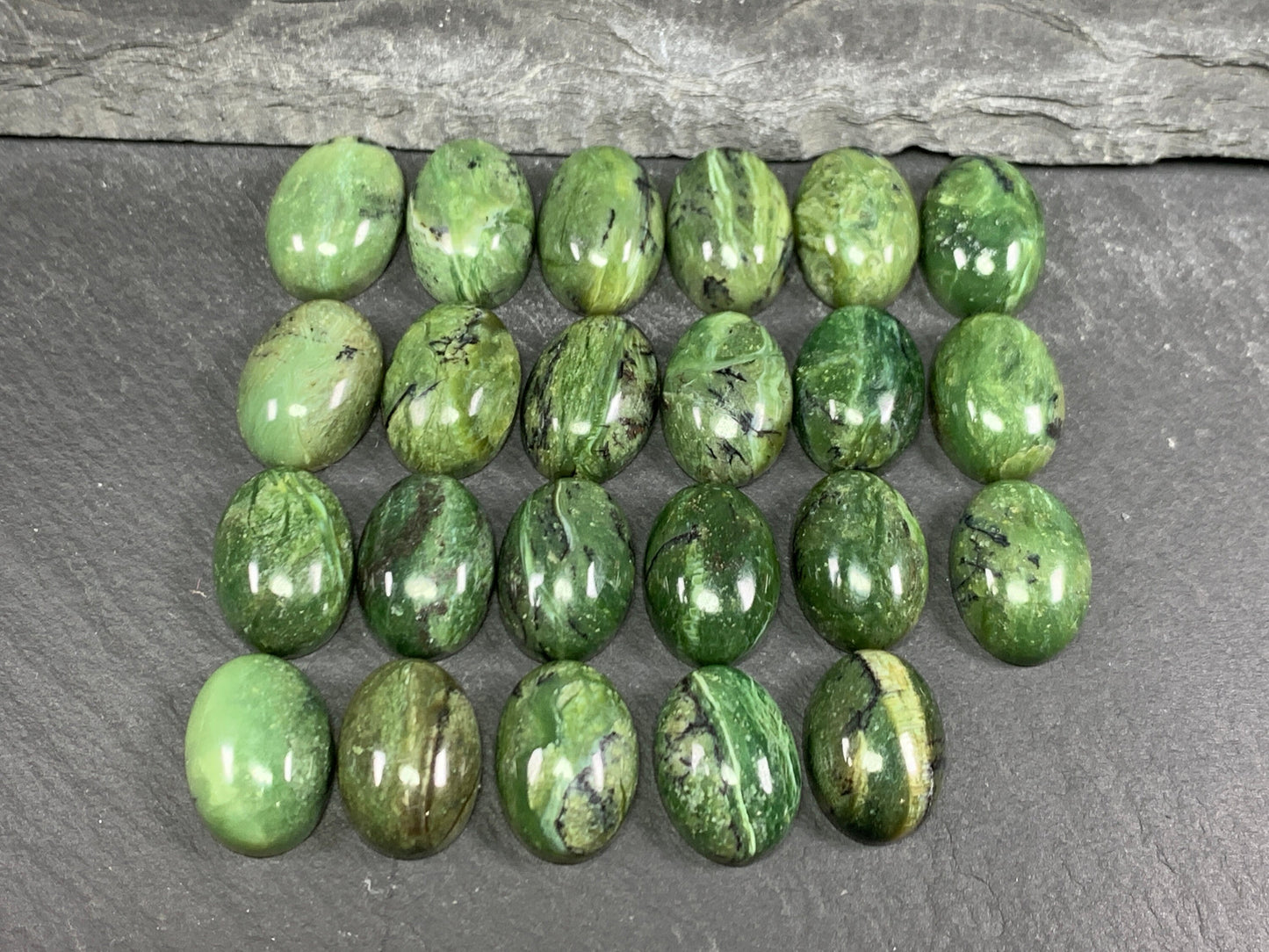 Green Opal oval 10x14mm cabochon - Calibrated cabochons