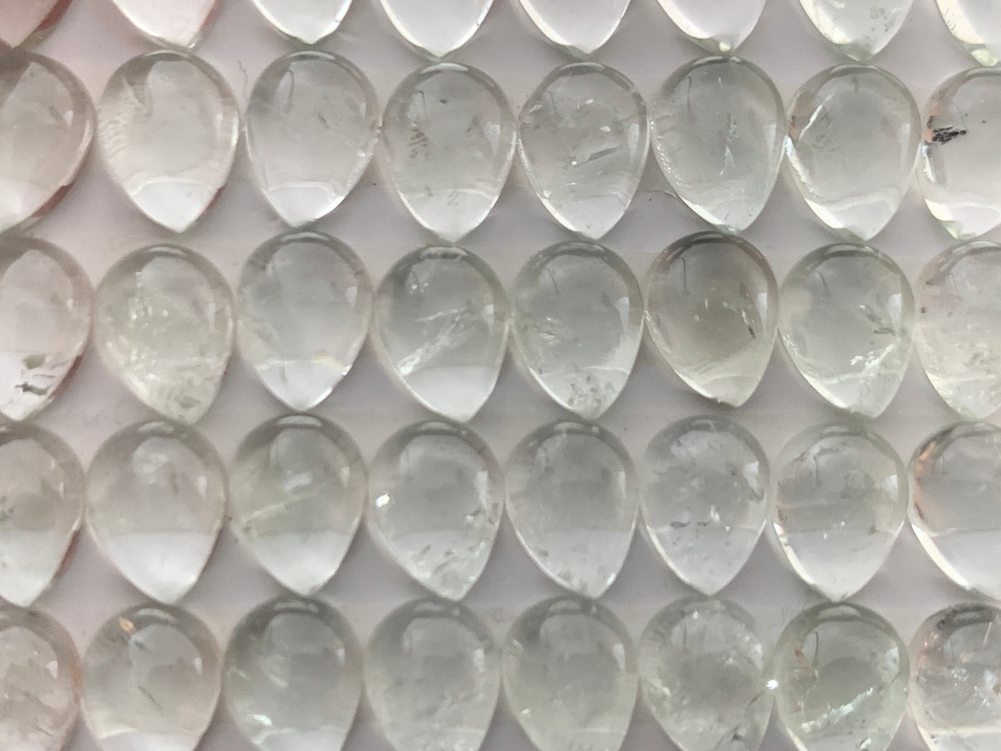 Green Amethyst pear 6x8mm cabochon - Calibrated cabochons