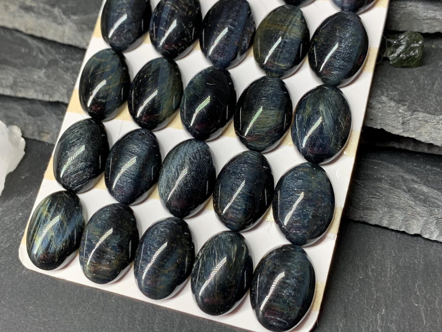 Pietersite oval 13x18mm cabochon