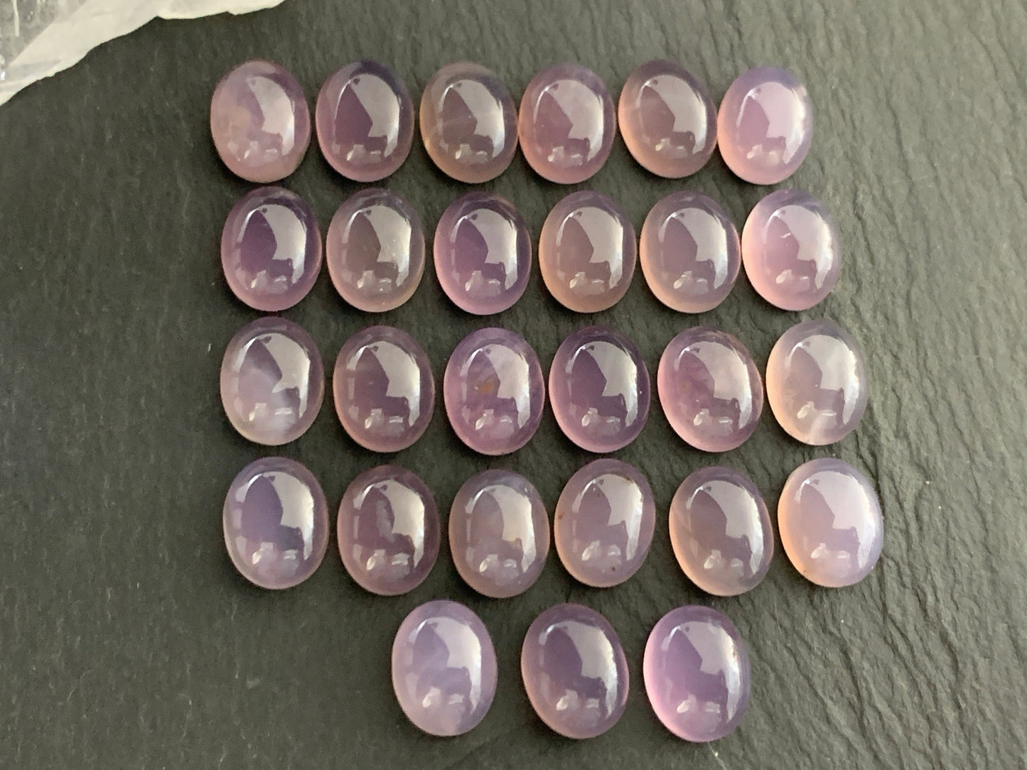Purple Chalcedony oval 8x10mm cabochon - Calibrated cabochons