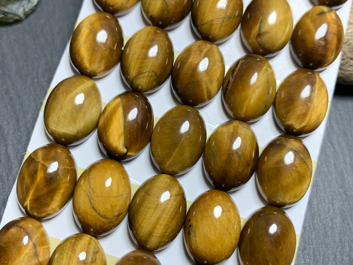 Tiger Eye oval 12x16mm cabochon - Calibrated cabochons