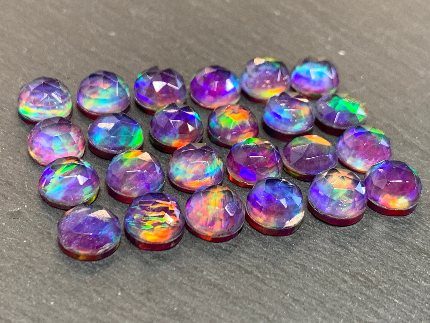 Aurora Opal round 8mm cabochon - Doublet cabochons