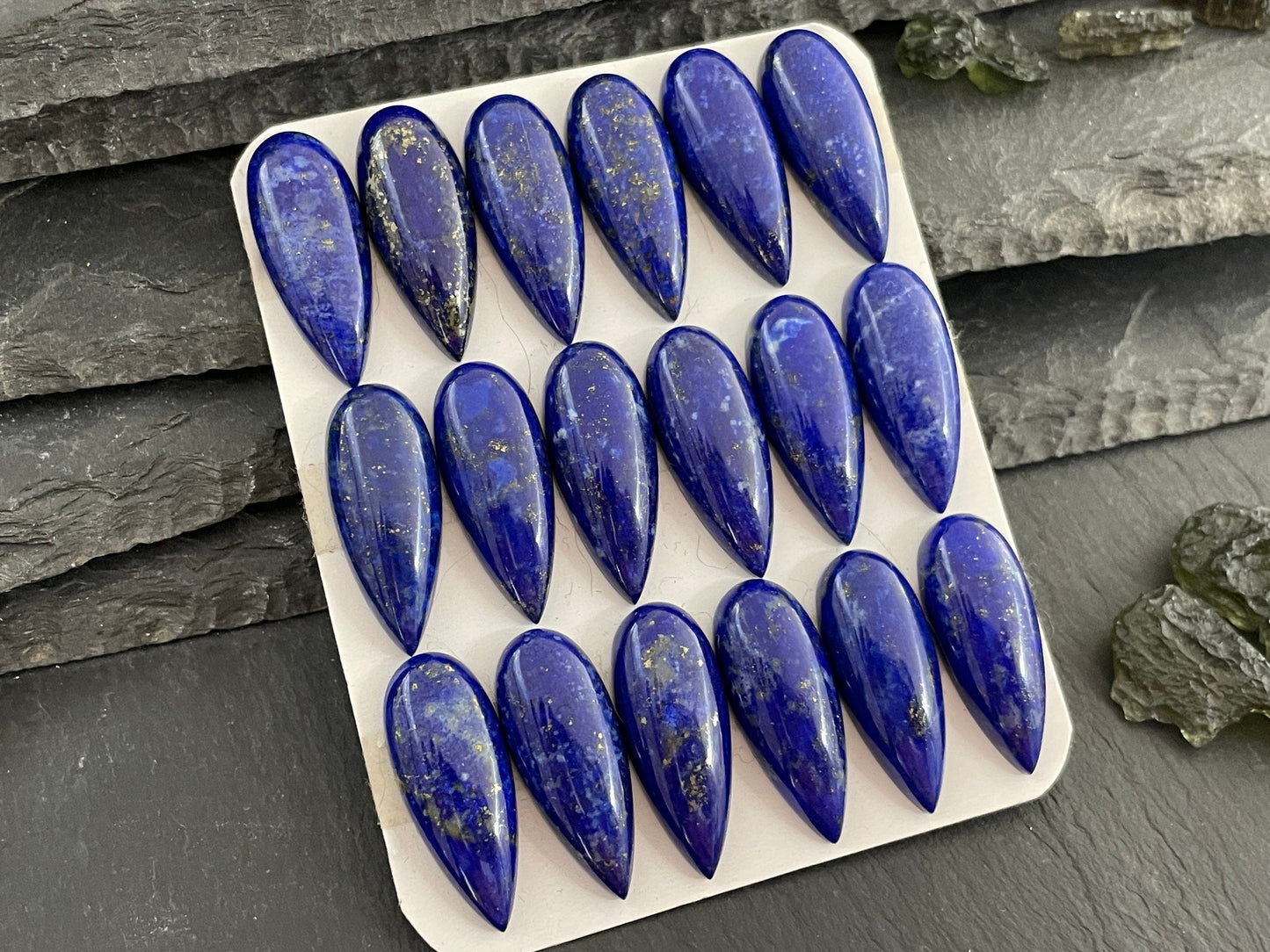 Lapis Lazuli pear 10x25mm cabochon - Calibrated Cabochons