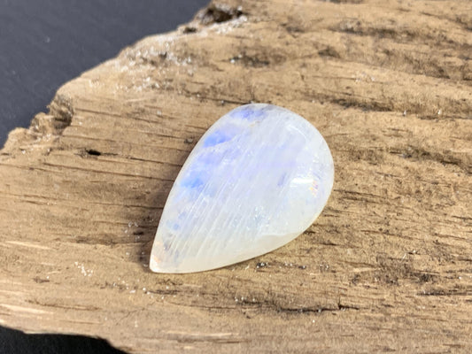 Rainbow Moonstone cabochon 22x14x7mm
