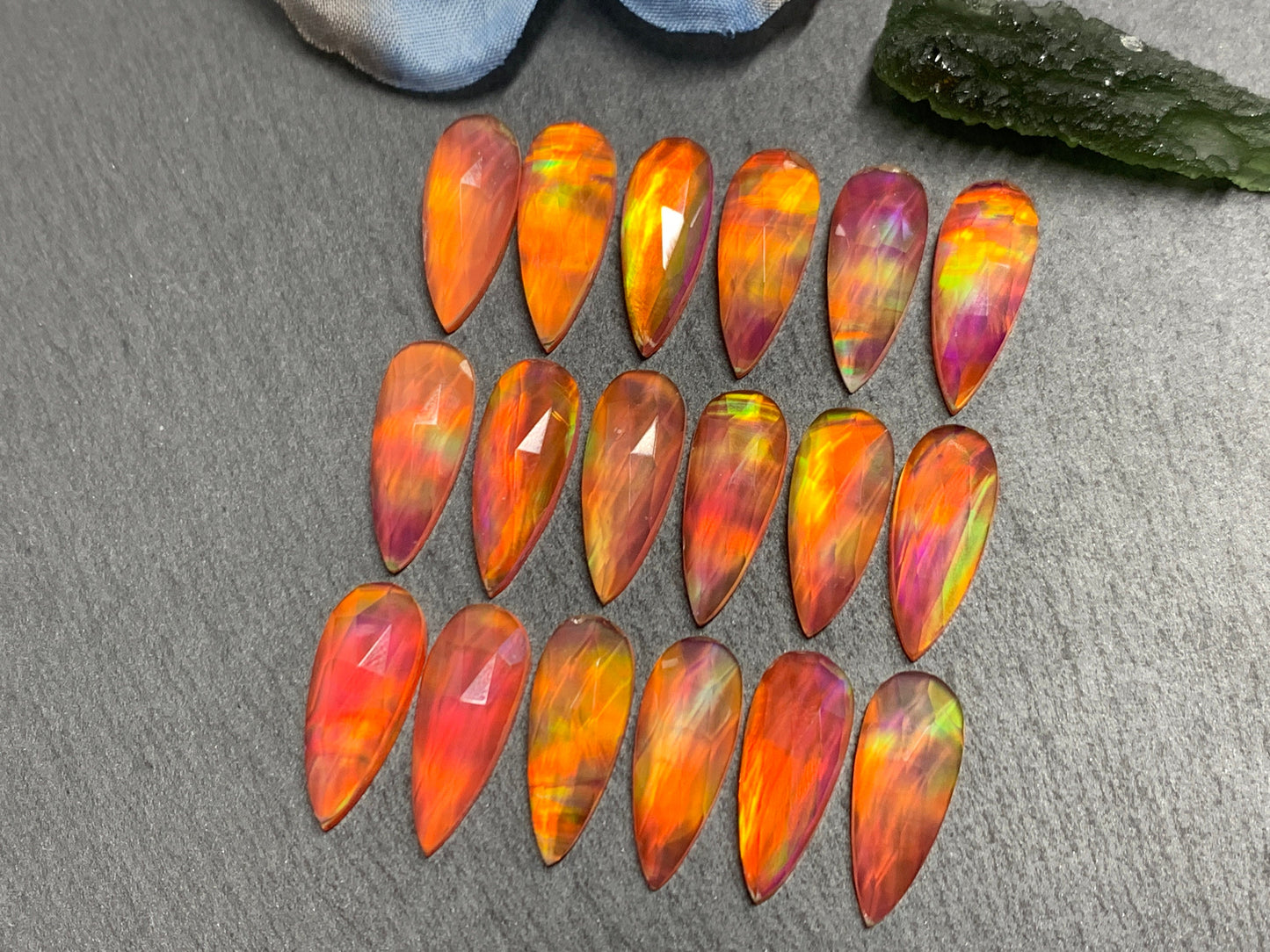 Faceted Aurora Opal pear 8x20mm cabochon - Doublet cabochons
