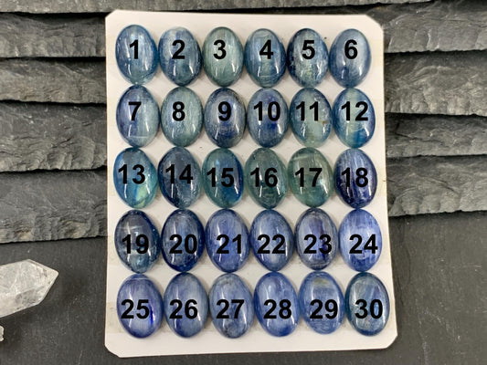 Kyanite oval 9x13mm cabochon - Calibrated cabochon