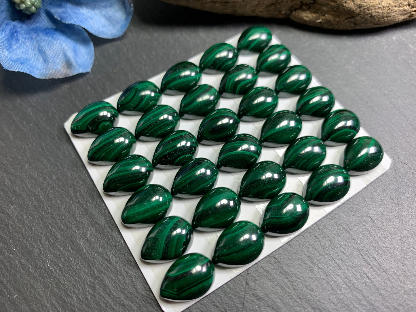 Malachite pear 10x14mm cabochon - Calibrated cabochons