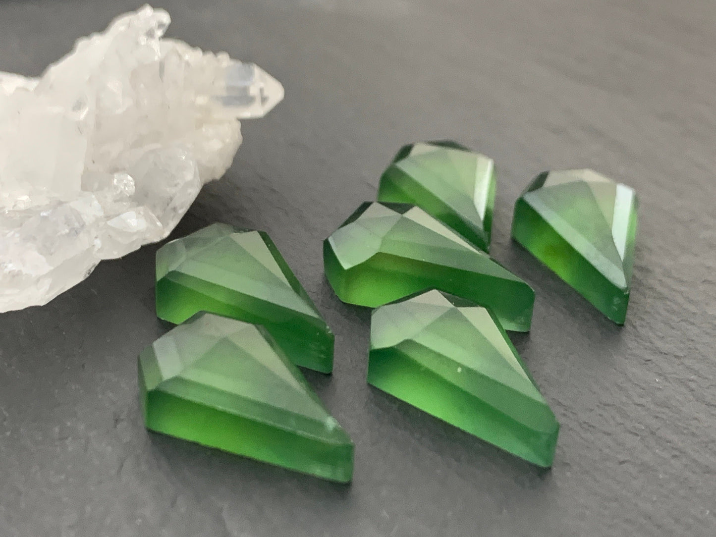 Faceted Serpentine rhombus 10x16mm cabochon