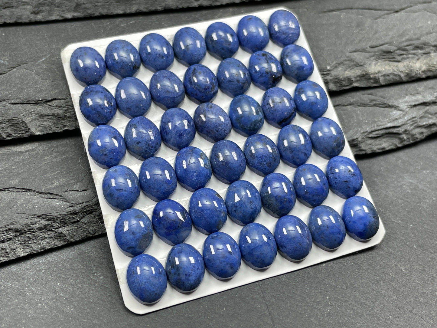 Dumorterite oval 8x10mm cabochon- Calibrated cabochons