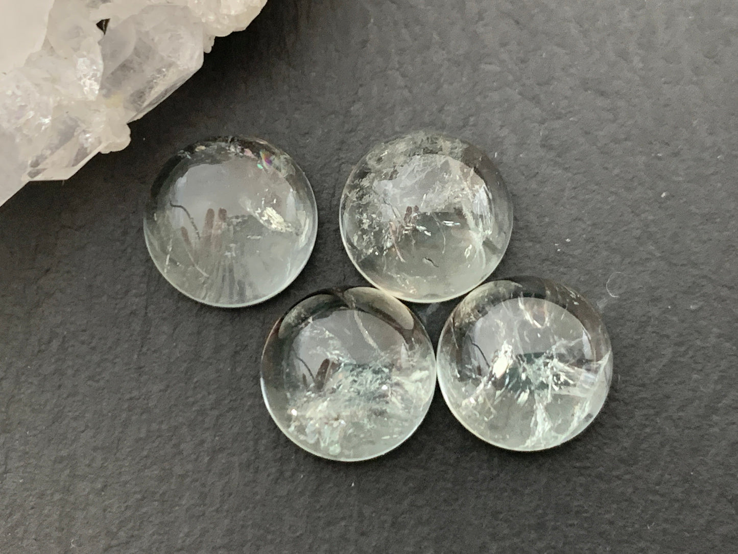 Green Amethyst round 10mm cabochon - Calibrated cabochons