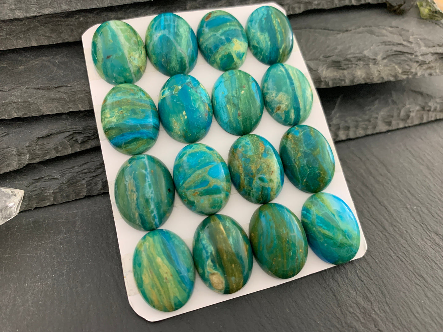 Opaline oval 15x20mm cabochon - Calibrated cabochons-