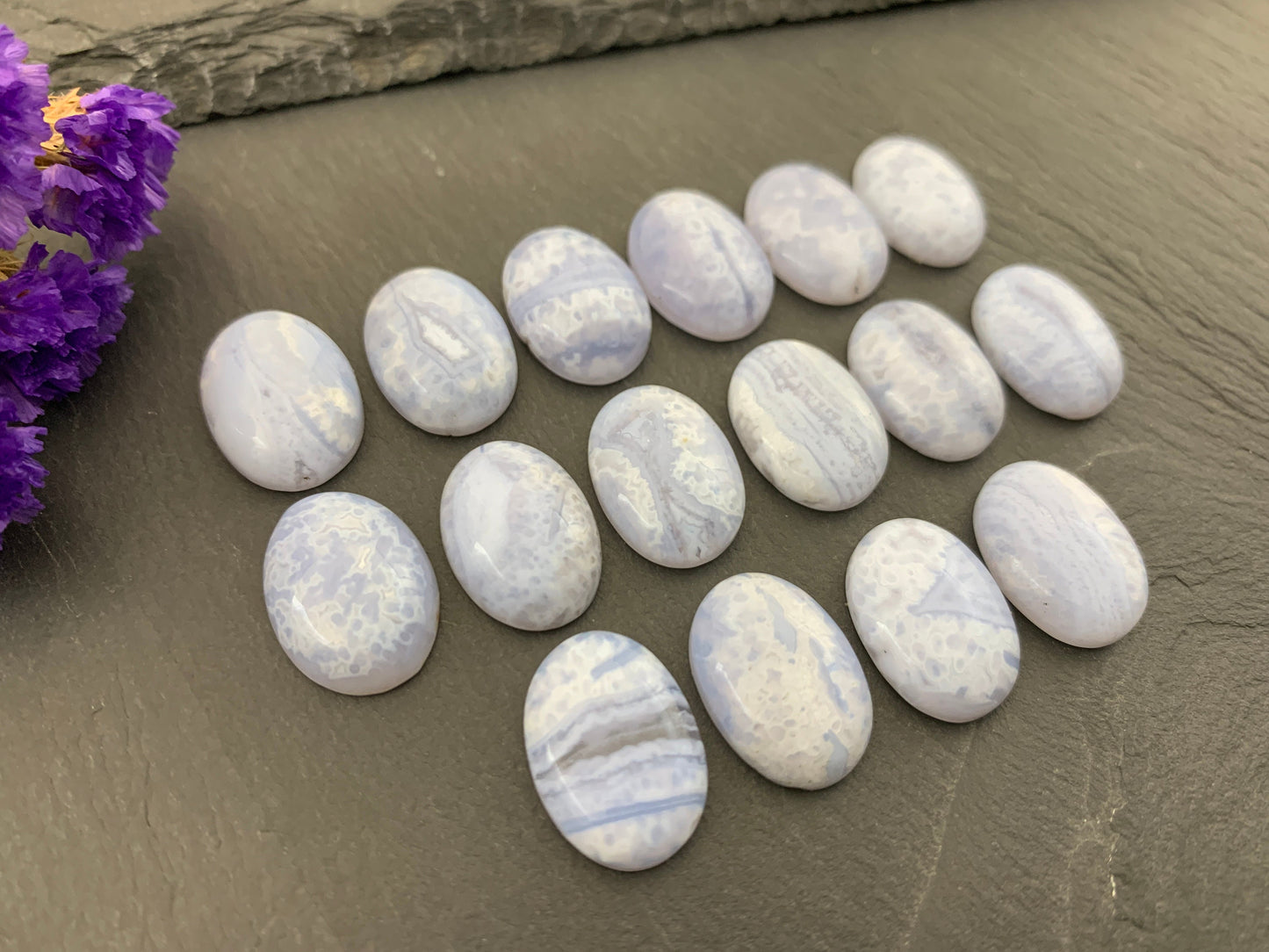 Blue Lace Agate oval 13x18mm cabochon - Calibrated cabochons