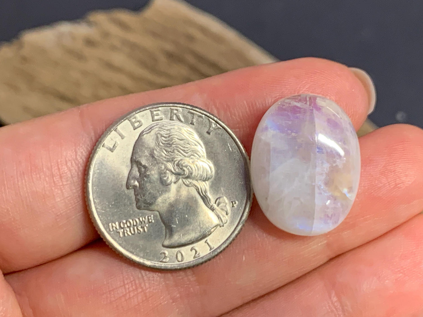 Rainbow Moonstone oval 20x15x8mm cabochon