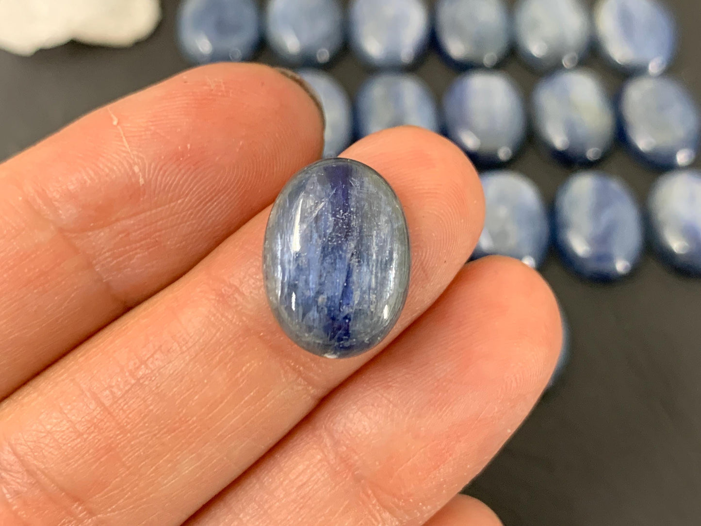 Kyanite oval 12x16mm cabochon - Calibrated cabochons /W455