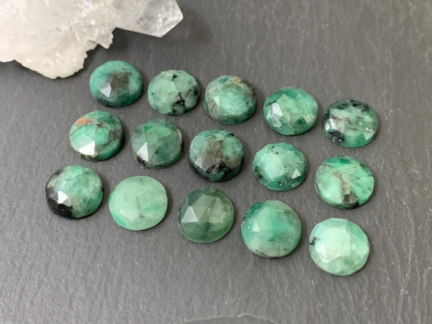 Faceted Emerald round 10mm cabochon