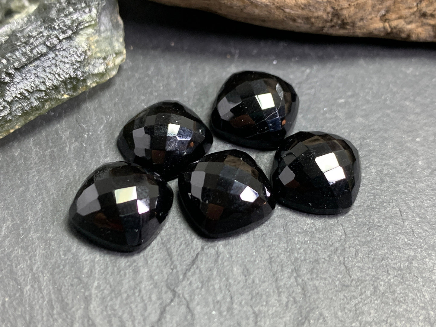 Faceted Black Agate square cushion 10mm cabochon - Calibrated cabochons