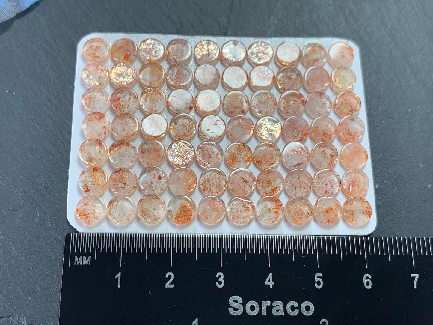 Flat Sunstone round 6mm cabochon - Calibrated cabochons
