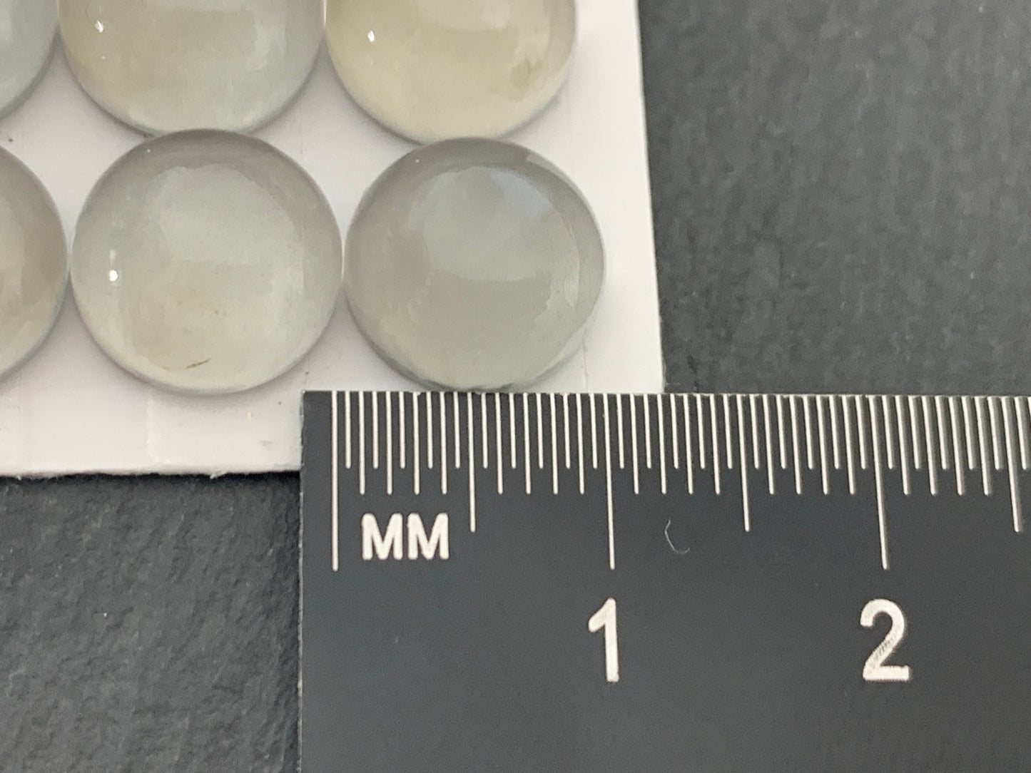 Grey Moonstone round 10mm cabochon - Calibrated cabochons