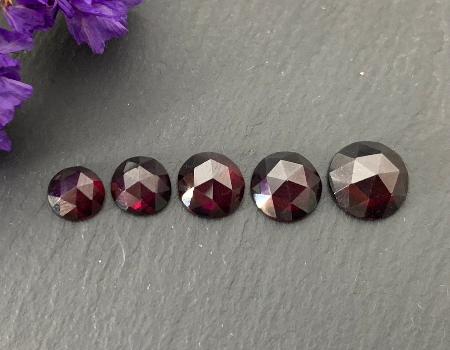 Faceted Rhodolite Garnet round 6-10mm cabochon e
