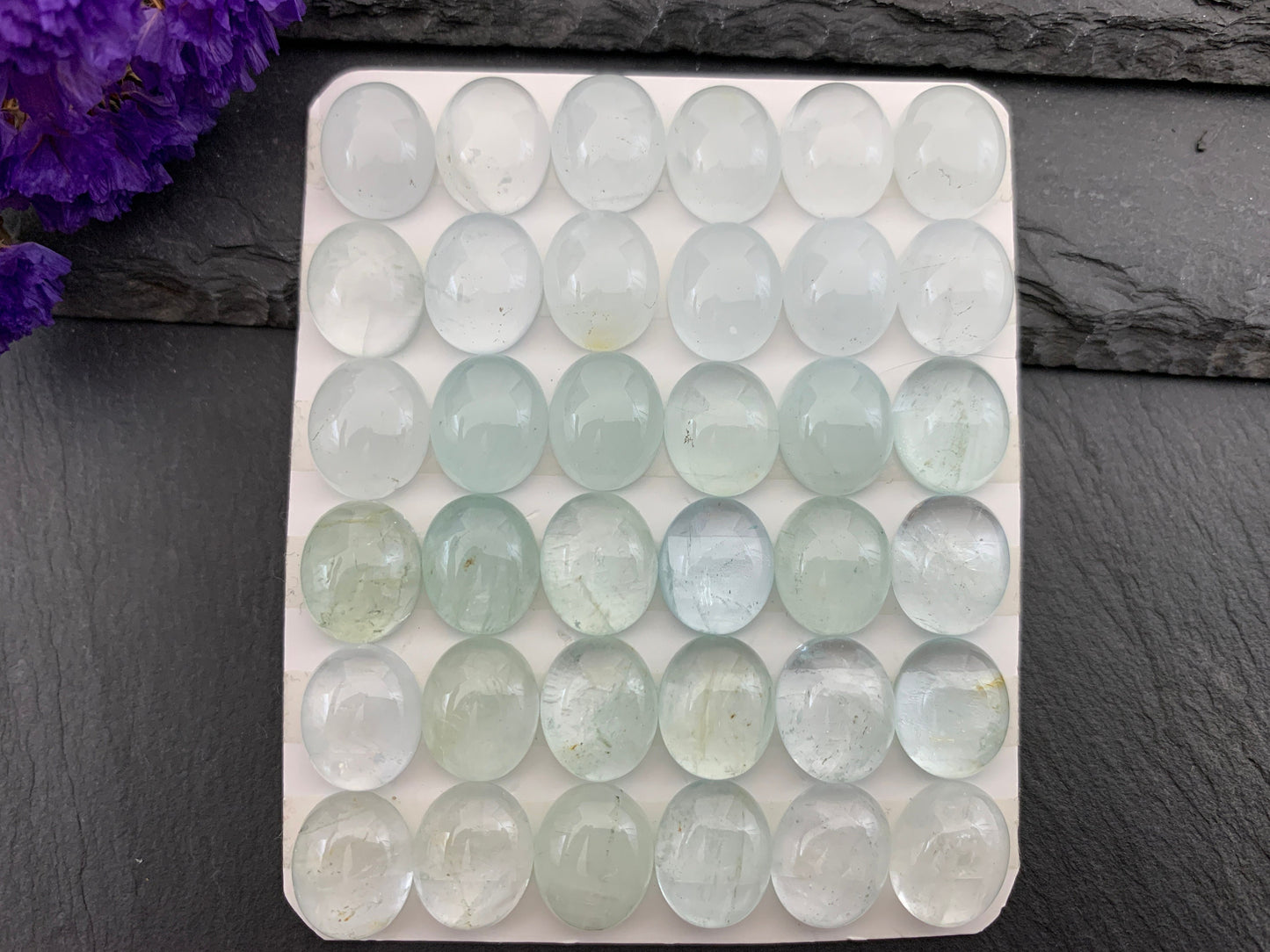 Aquamarine oval 10x12mm cabochon - Calibrated cabochons