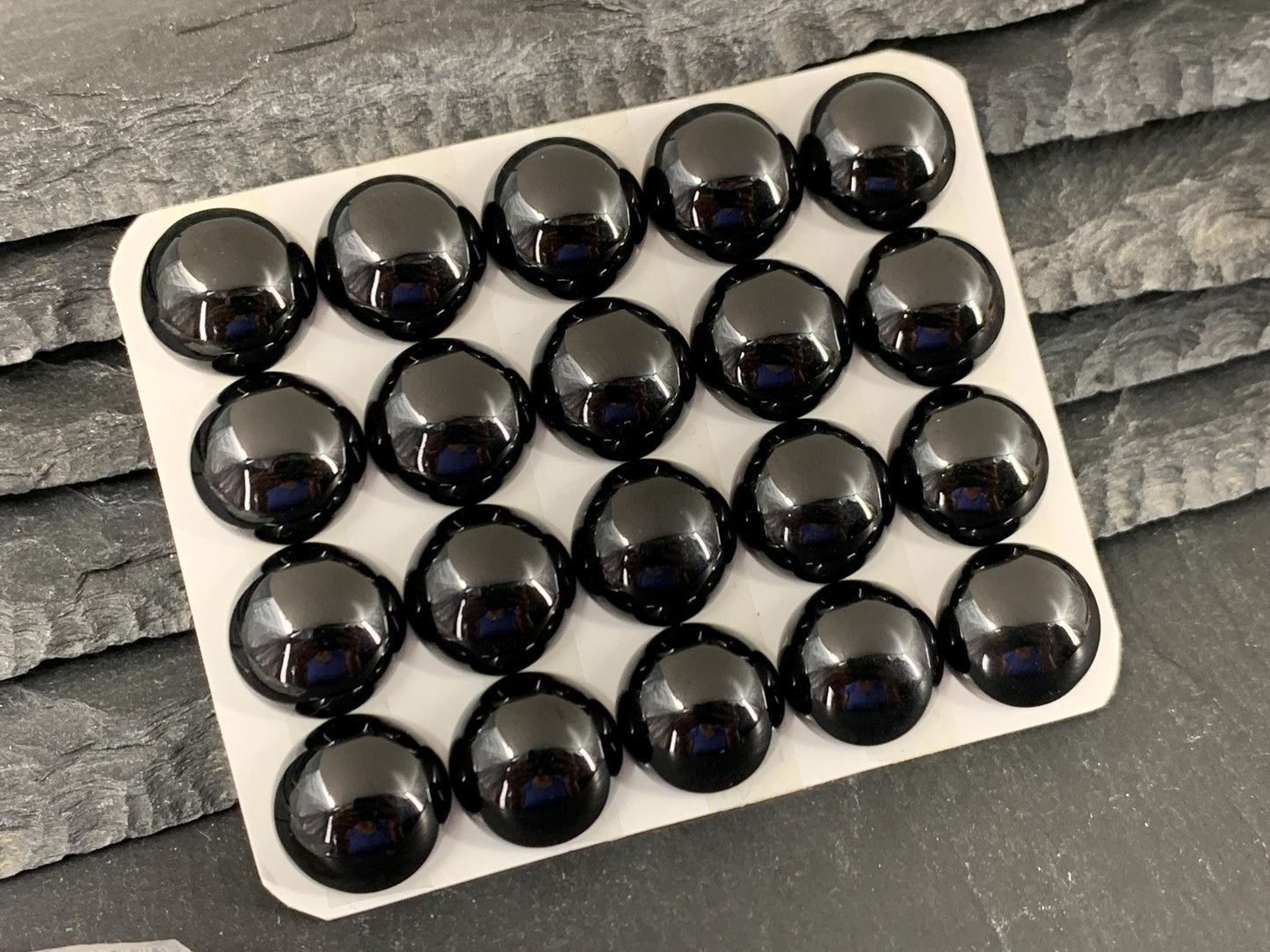 Black Spinel round 14mm cabochon - Calibrated cabochons