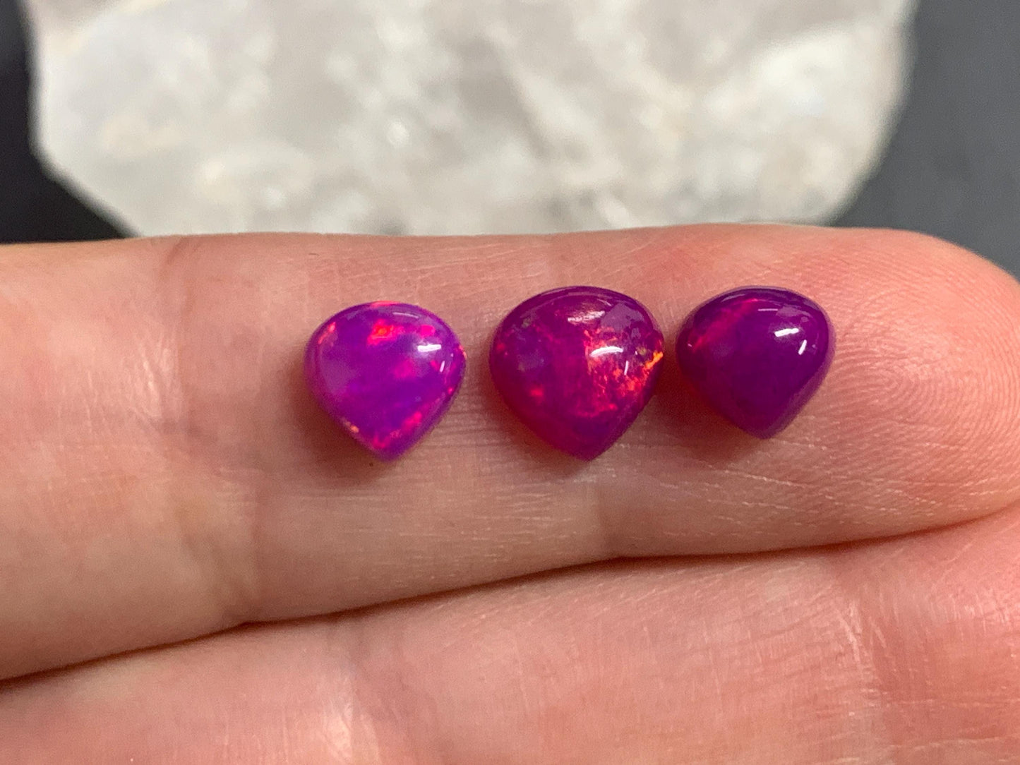 Ethiopian Opal pear 7-8mm long cabochon - Natural Opal smoked to purple color