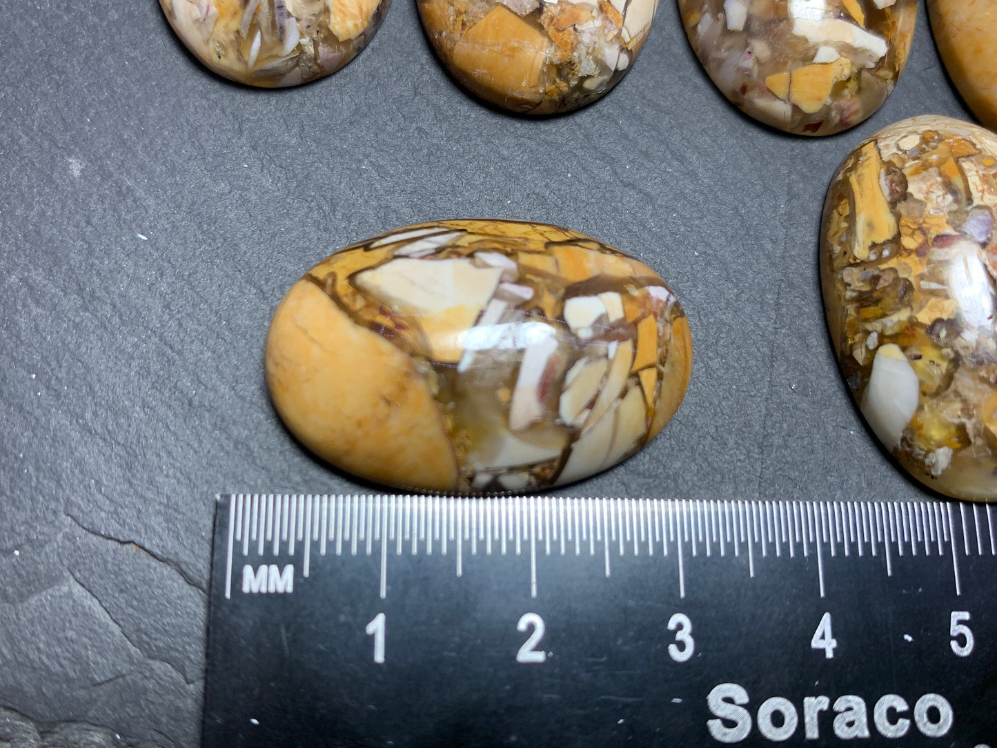 Brecciated Mookaite oval 20x30mm cabochon - Calibrated cabochons