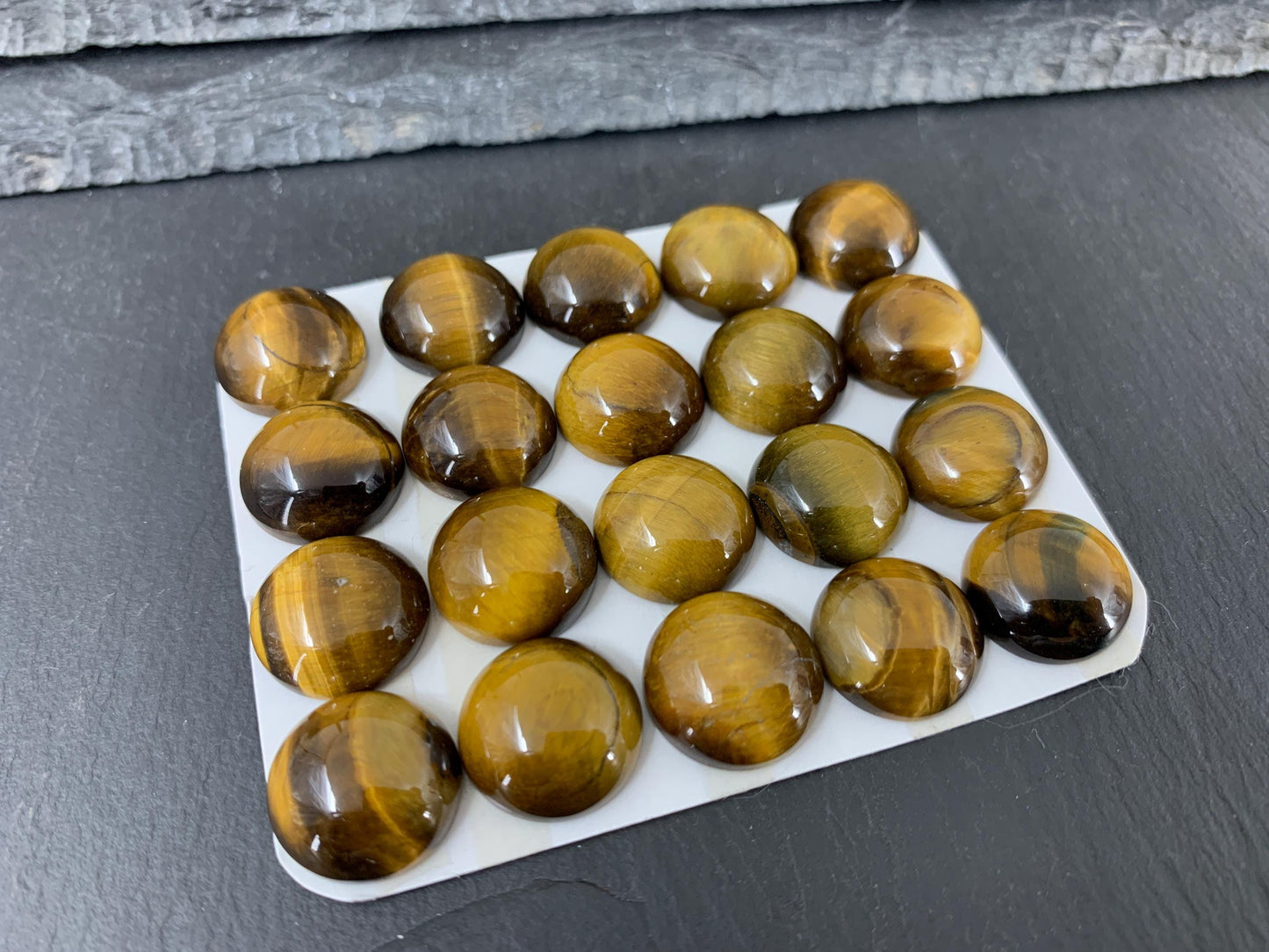 Tiger Eye round 15mm cabochon - Calibrated cabochons