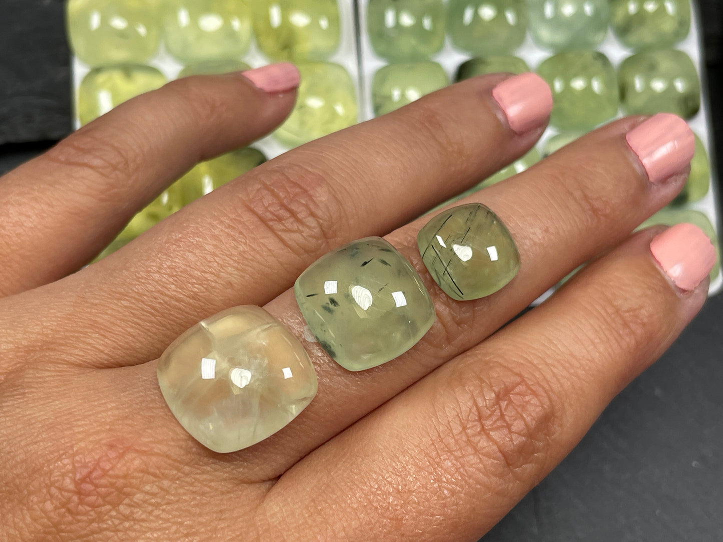 Prehnite cushion cabochon 12, 15, 16mm - Calibrated cabochons