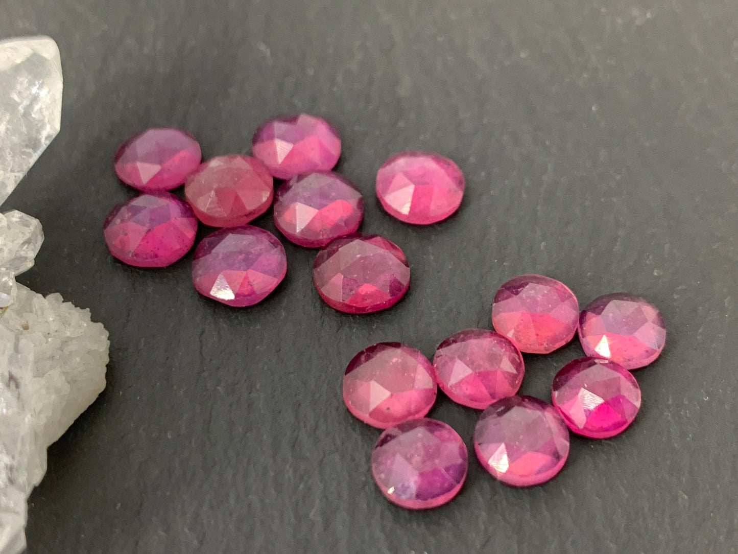 Faceted Thailand Sapphire round 6mm, 7mm cabochon
