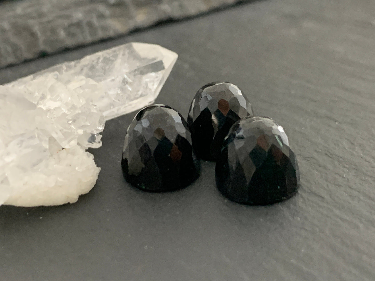 Faceted Hypersthenes bullet dome round 10mm cabochon - Calibrated cabochons