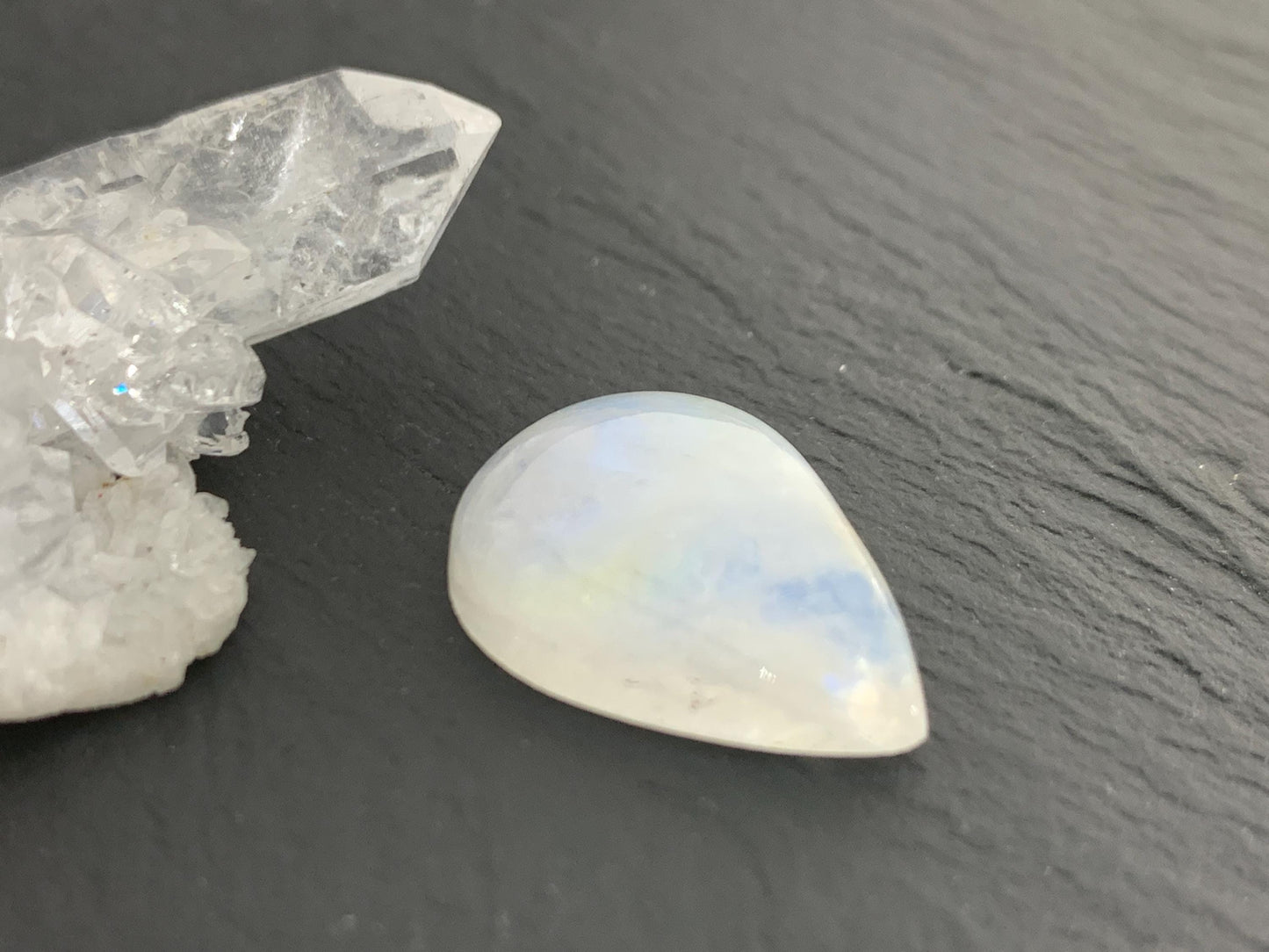 Rainbow Moonstone 20x14x5mm cabochon
