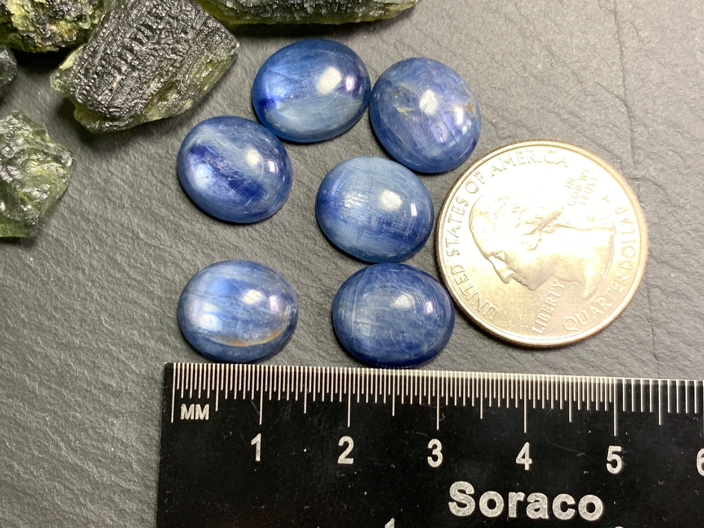 Kyanite oval 12x14mm cabochon - Calibrated cabochons