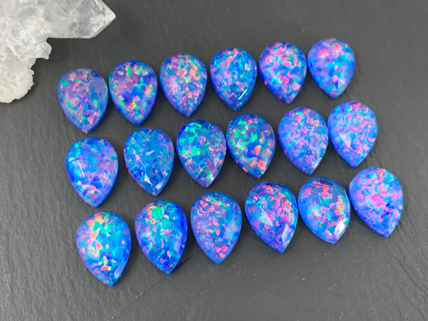 Faceted Aurora Opal pear 10x14mm - Doublet cabochons