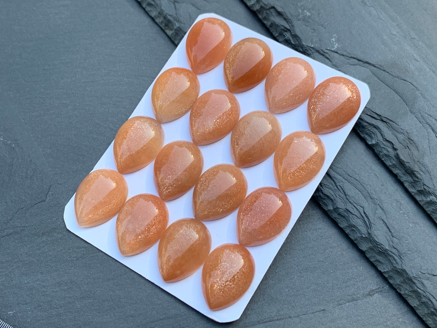 Goldsand Sunstone pear 15x20mm cabochon - Calibrated cabochons