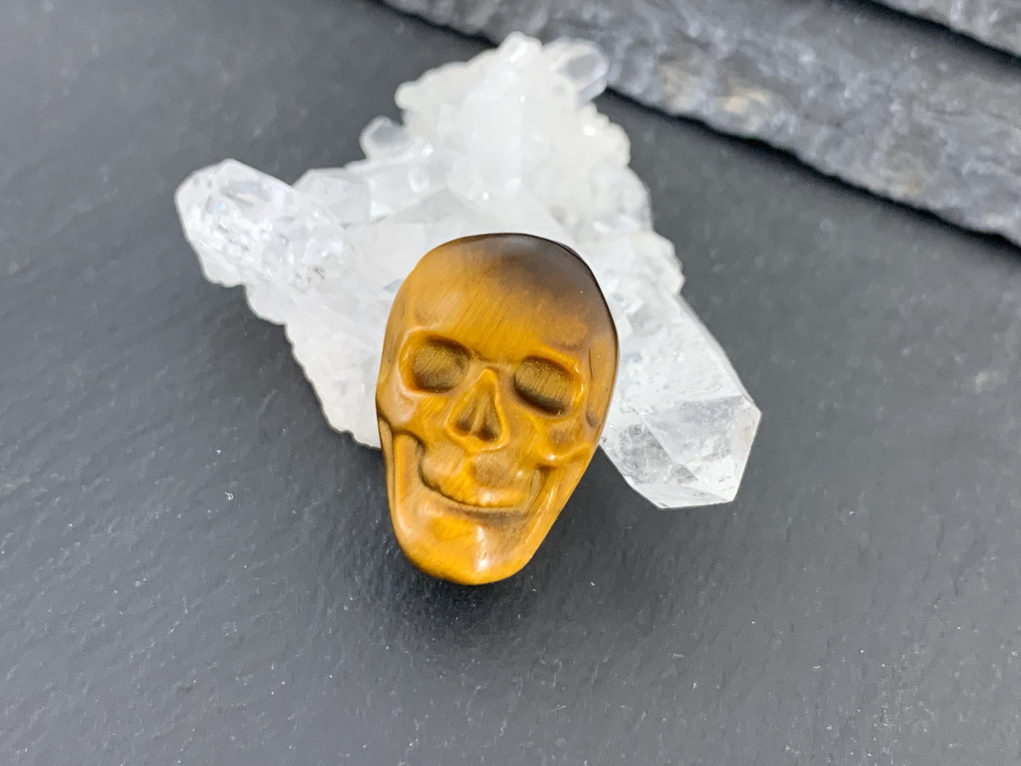 Tiger eye skull 15x21mm cabochon