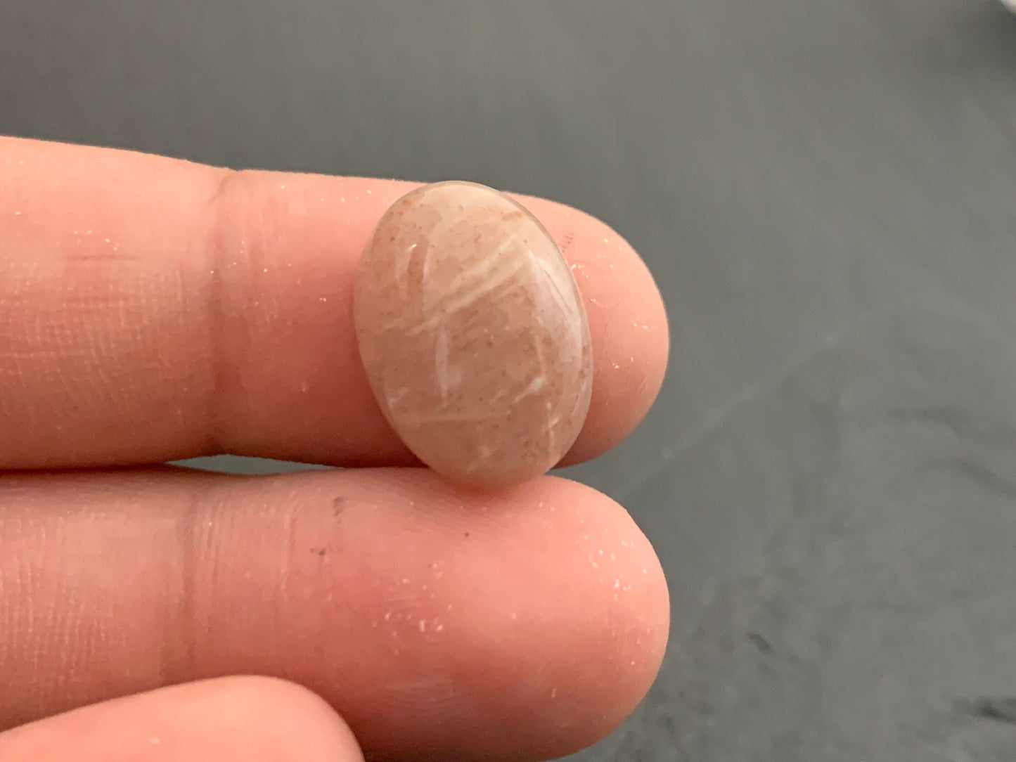 Pink Moonstone oval 12x16mm Cabochon - Calibrated cabochons