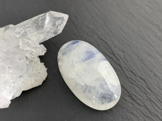 Rainbow Moonstone oval 30x17x9mm cabochon
