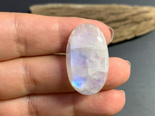 Rainbow Moonstone oval 22x13x7mm cabochon