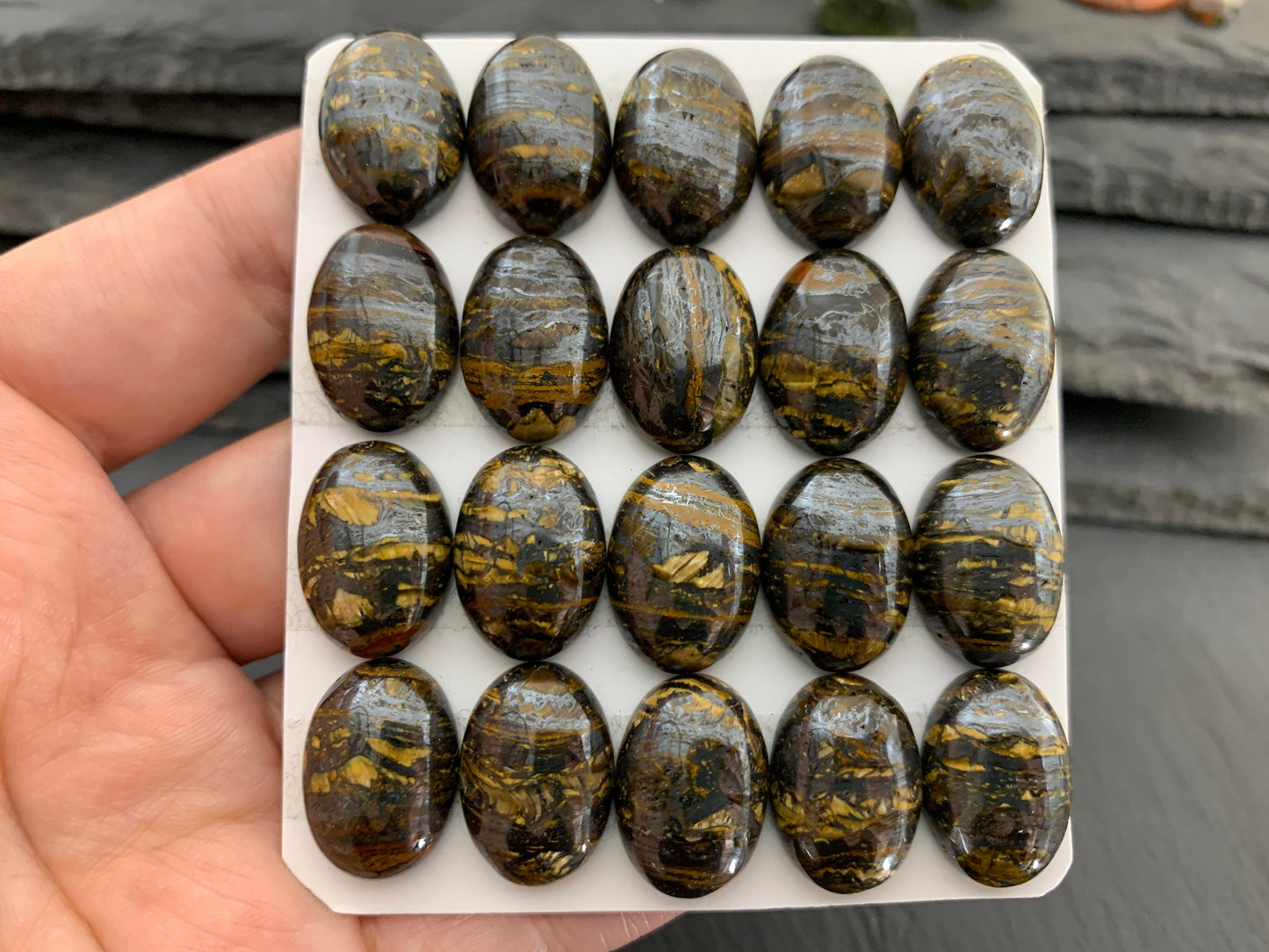 Tiger iron 13x18mm oval cabochon - Calibrated cabochons