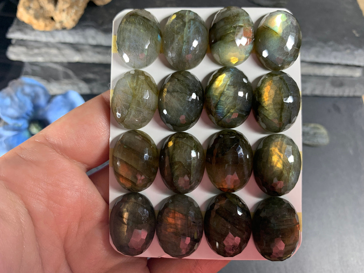 Faceted Labradorite oval 15x20mm cabochon - Calibrated cabochons