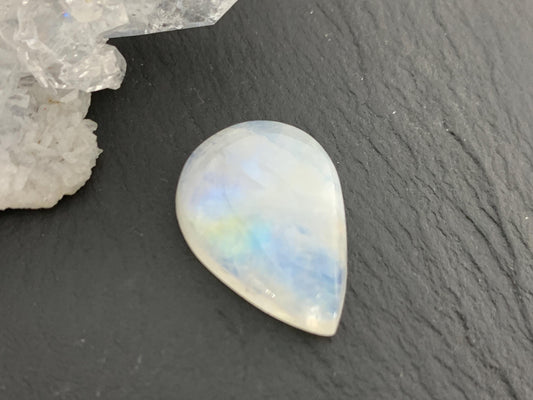 Rainbow Moonstone 20x14x5mm cabochon