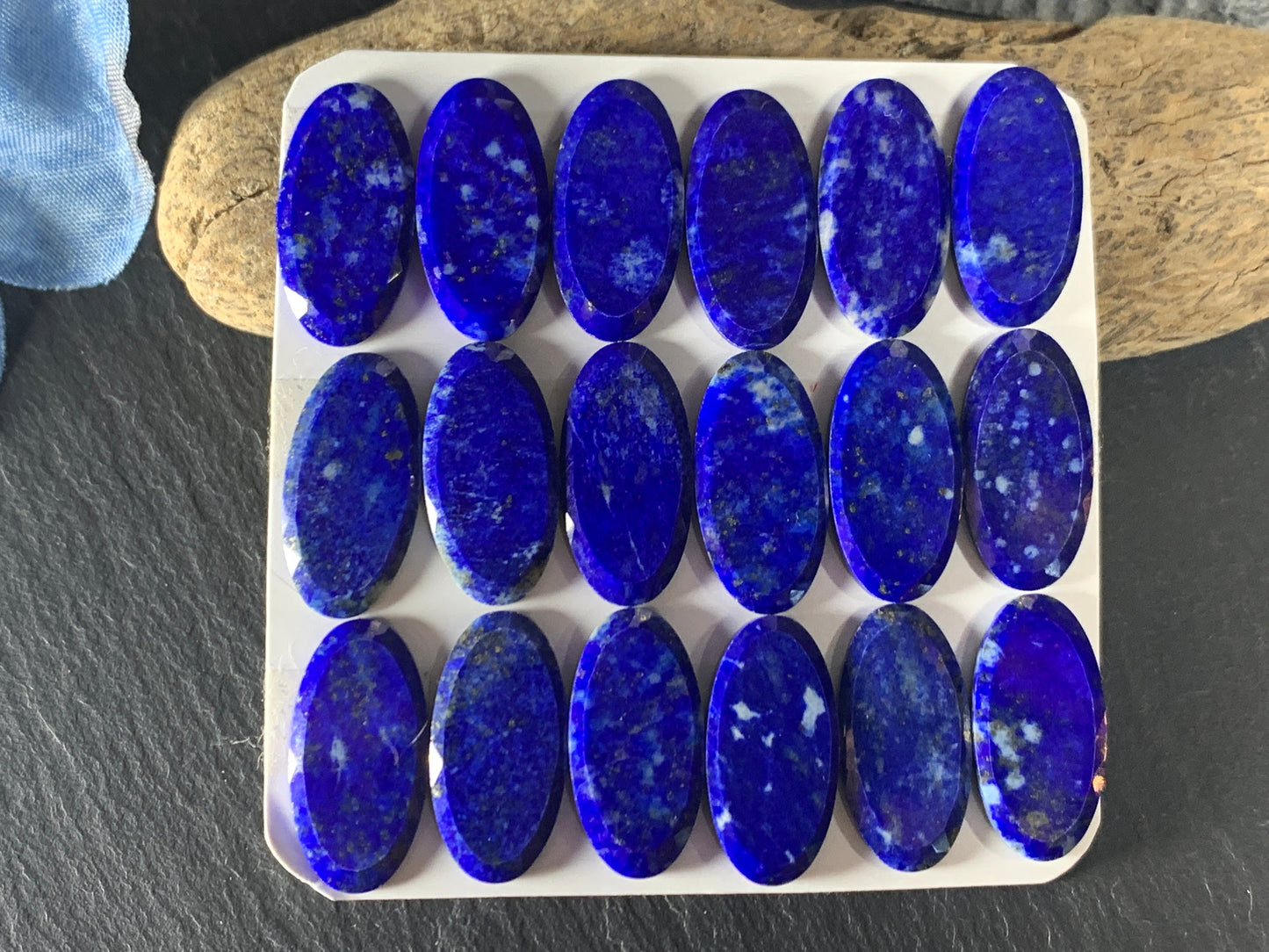 Flat Lapis Lazuli oval 10x20mm cabochon with Facted edge - calibrated cabochons
